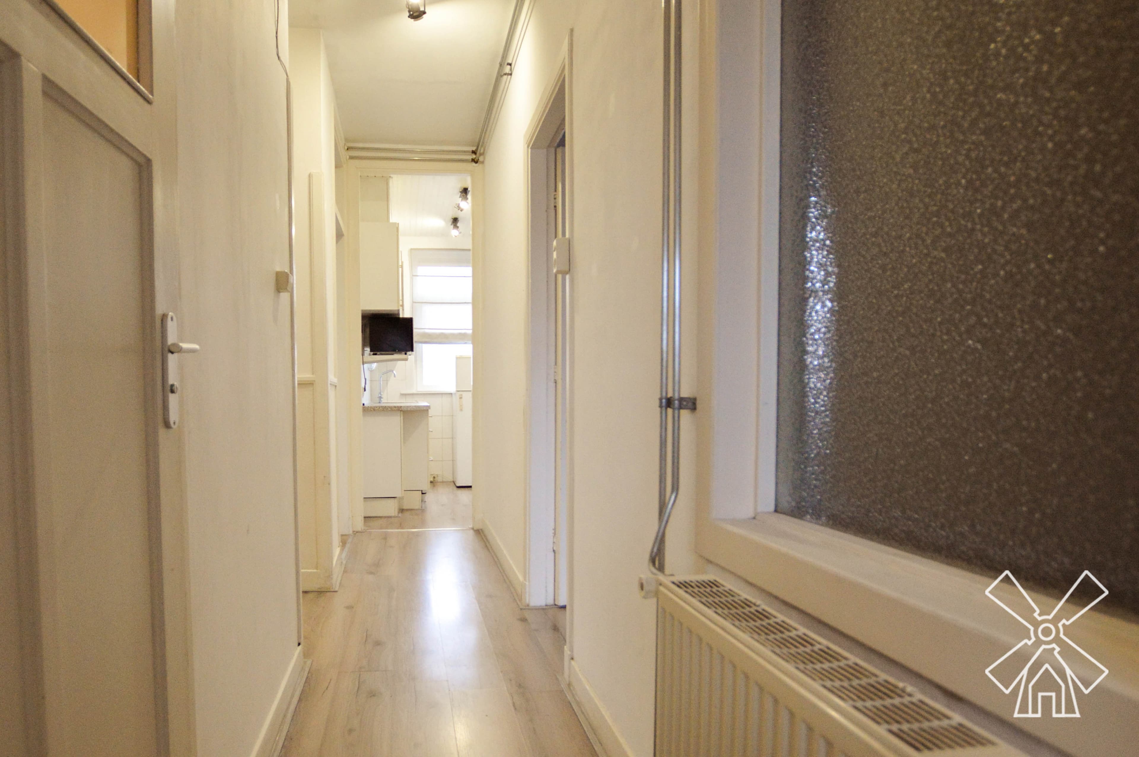 Image accompanying room listing