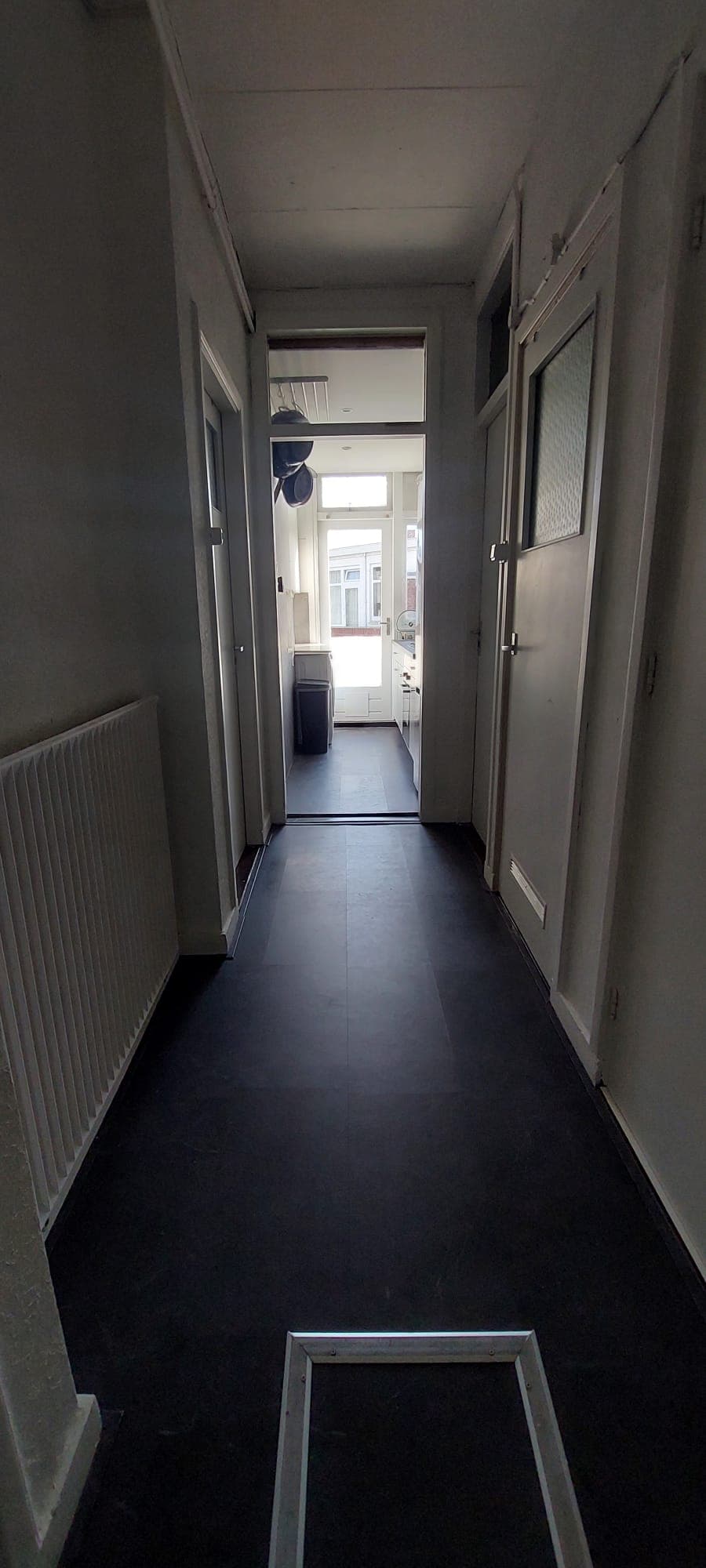 Image accompanying room listing