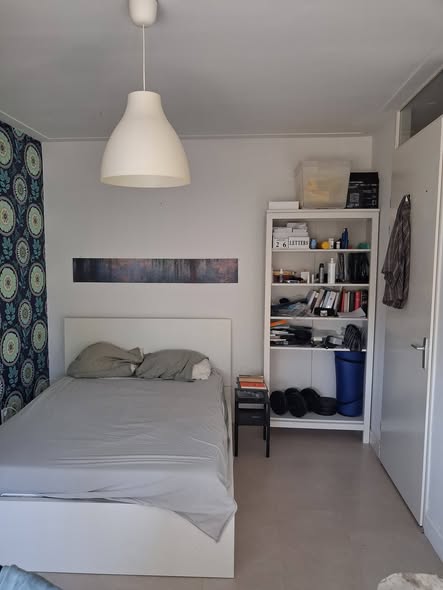 Image accompanying room listing
