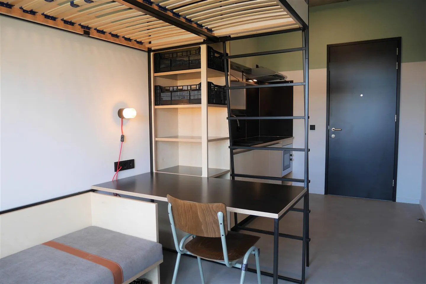 Image accompanying room listing