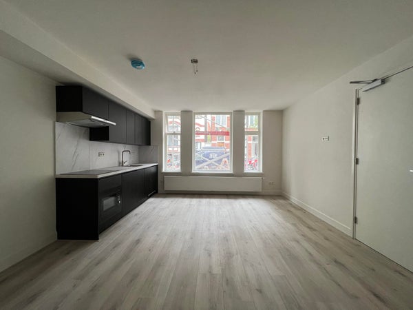 Image accompanying room listing