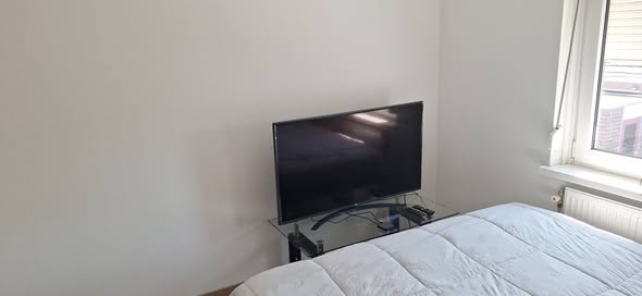 Image accompanying room listing