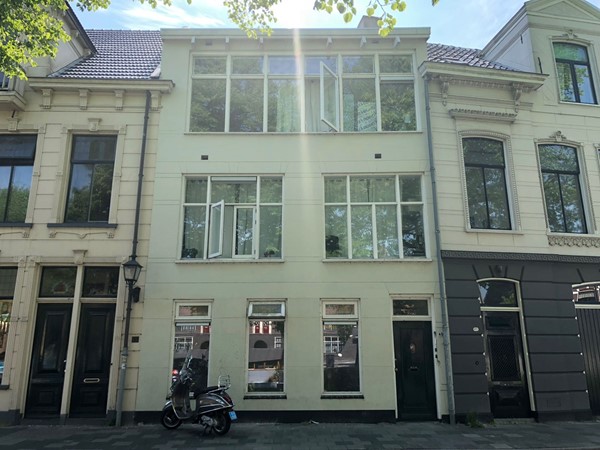 Image accompanying room listing