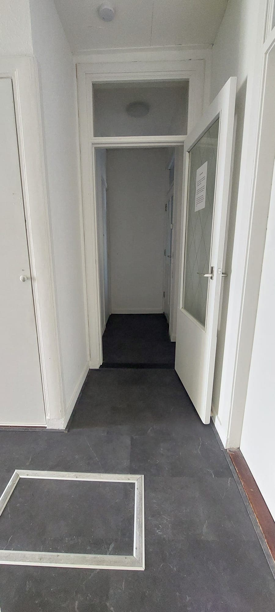 Image accompanying room listing