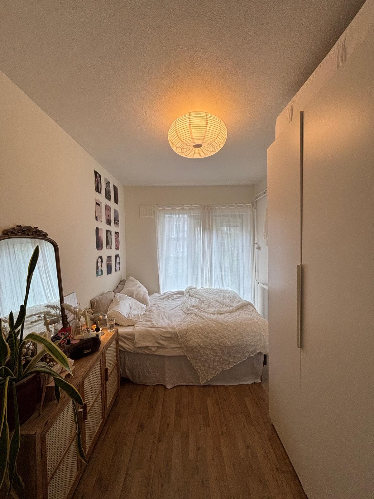 Image accompanying room listing