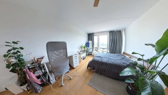 Image accompanying room listing
