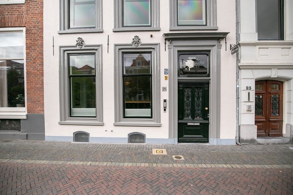 Image accompanying room listing