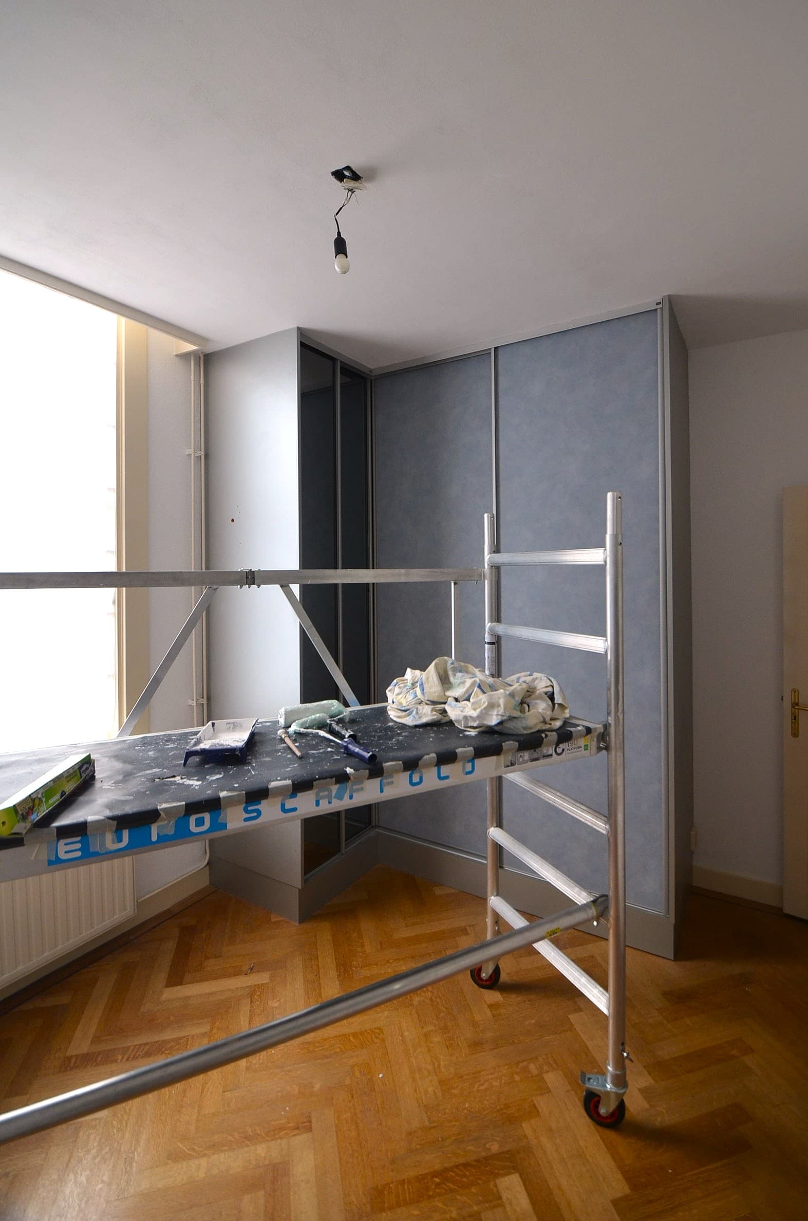 Image accompanying room listing
