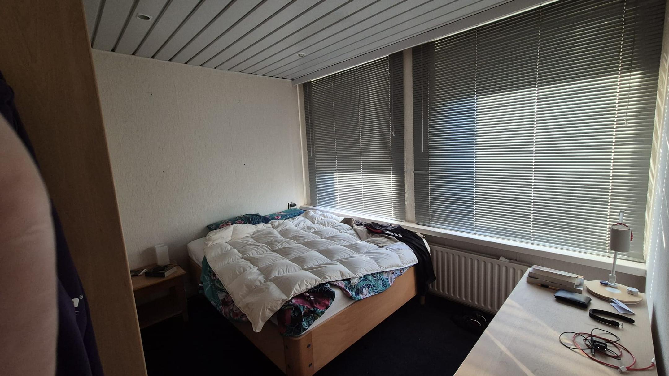 Image accompanying room listing