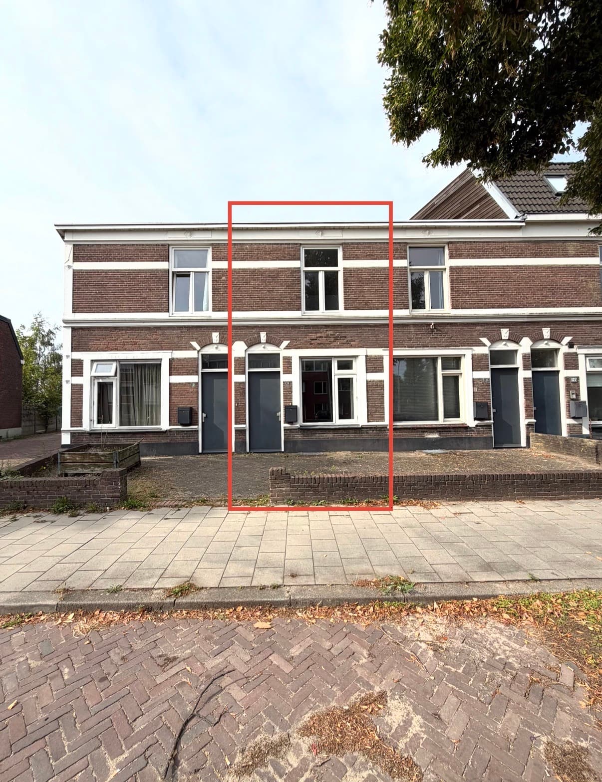 Image accompanying room listing