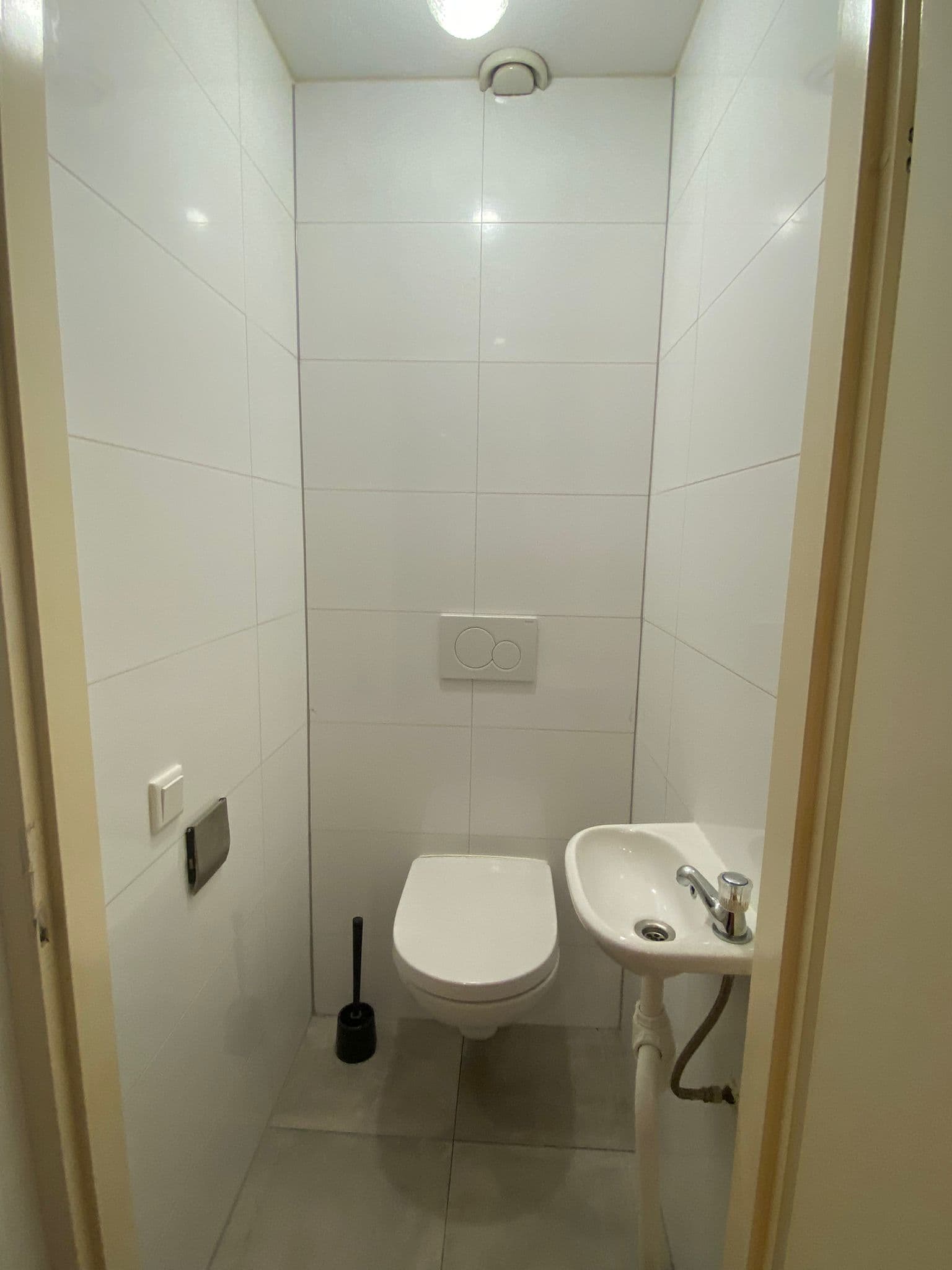 Image accompanying room listing