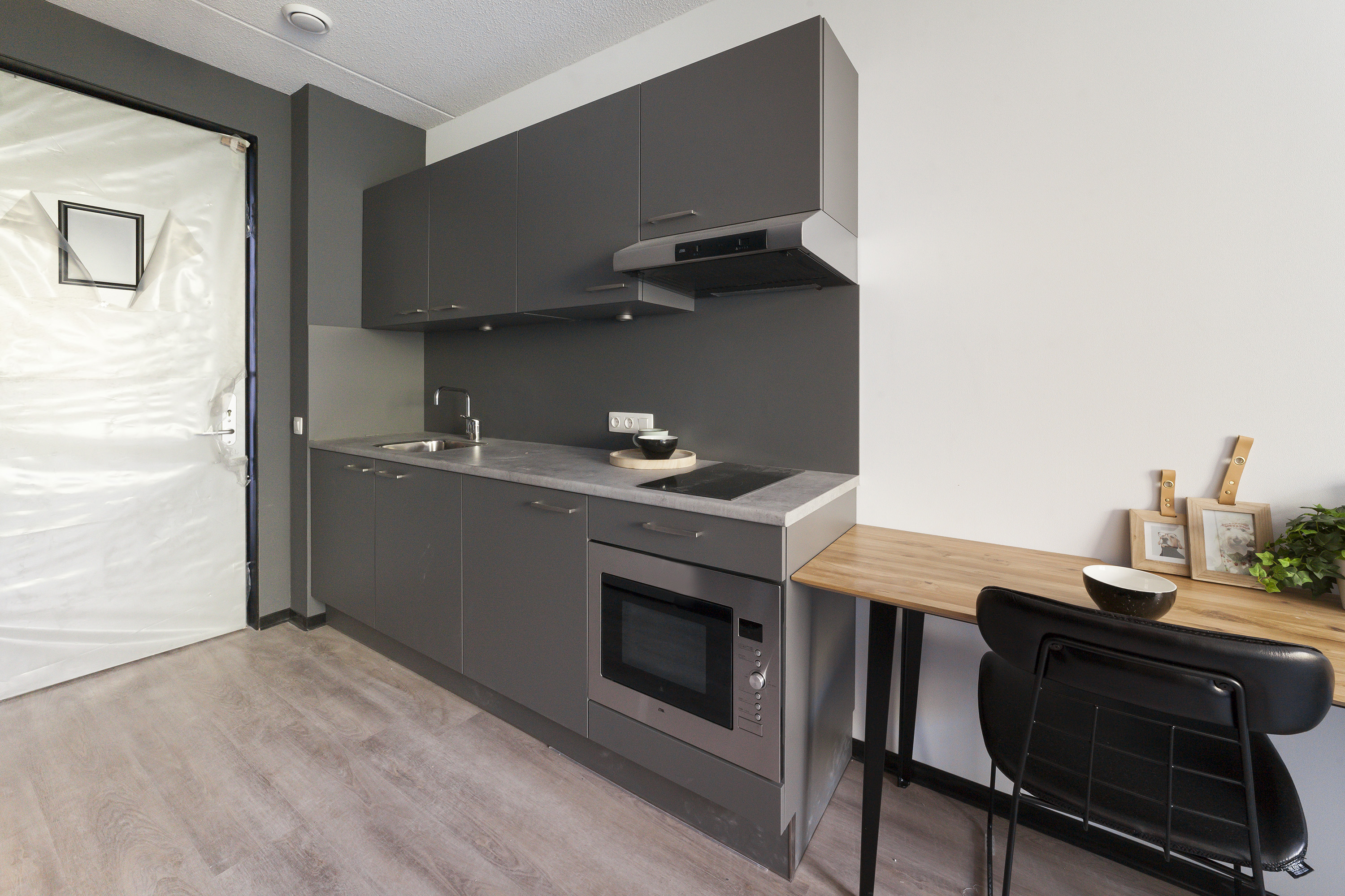 Image accompanying room listing