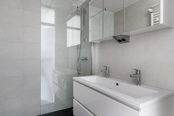 Image accompanying room listing