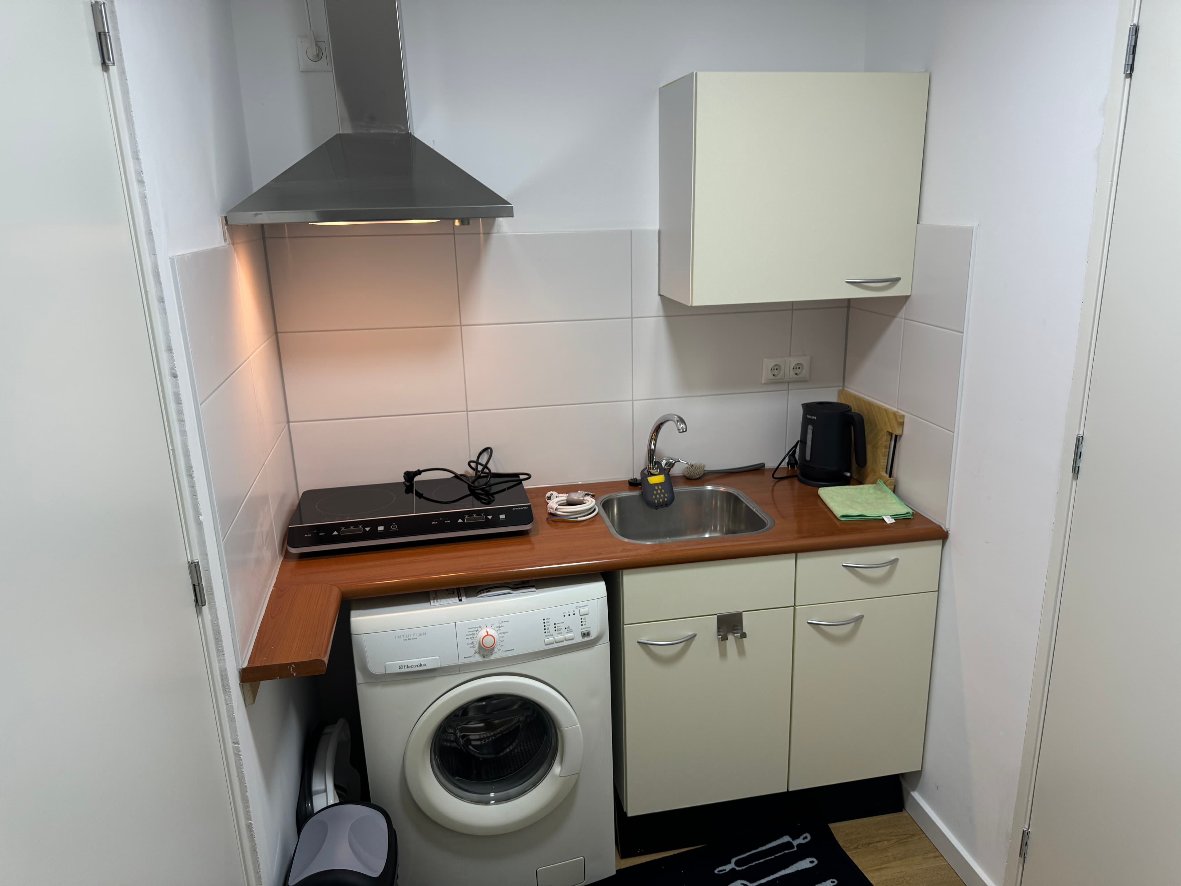 Image accompanying room listing