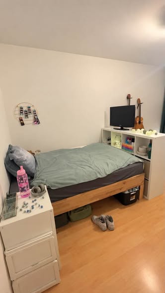 Image accompanying room listing