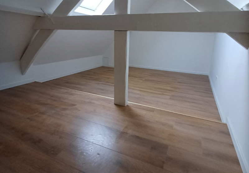 Image accompanying room listing