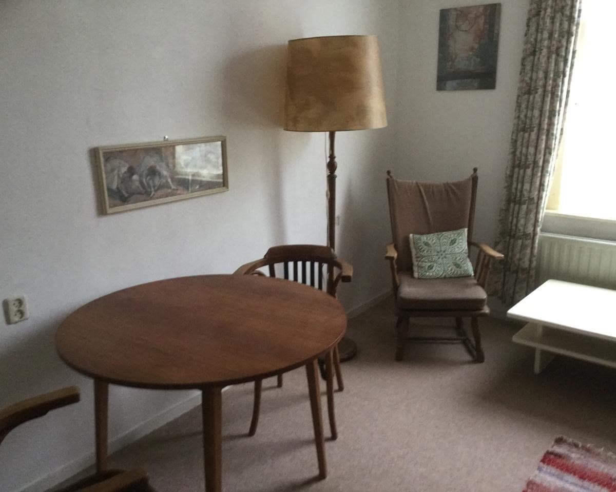 Image accompanying room listing