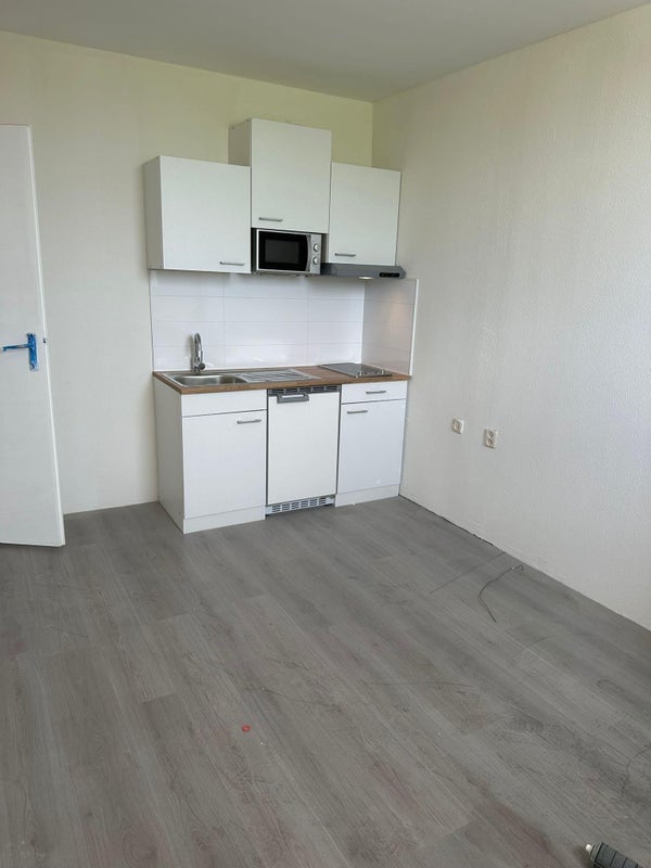 Image accompanying room listing