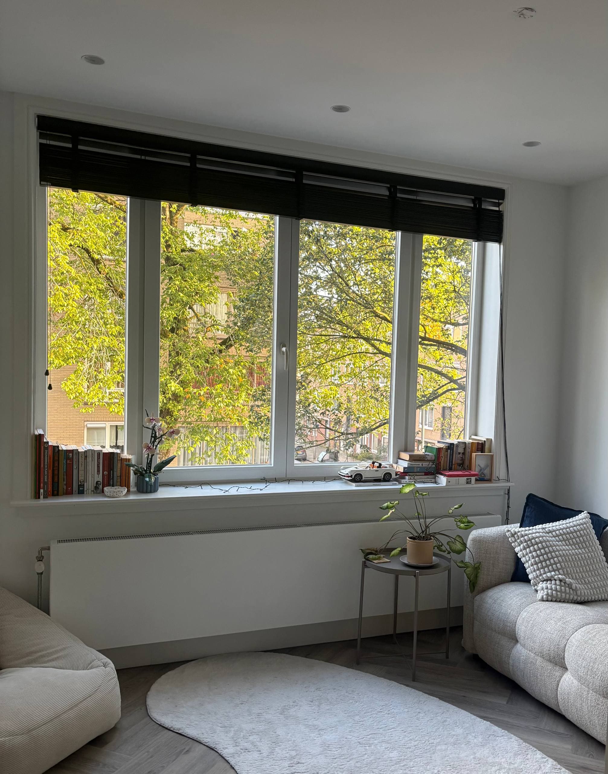 Image accompanying room listing