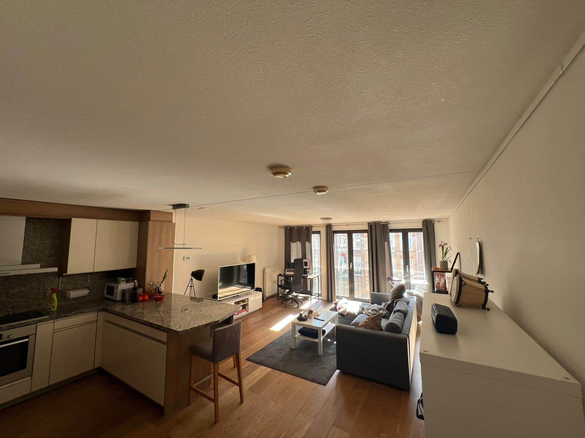 Image accompanying room listing