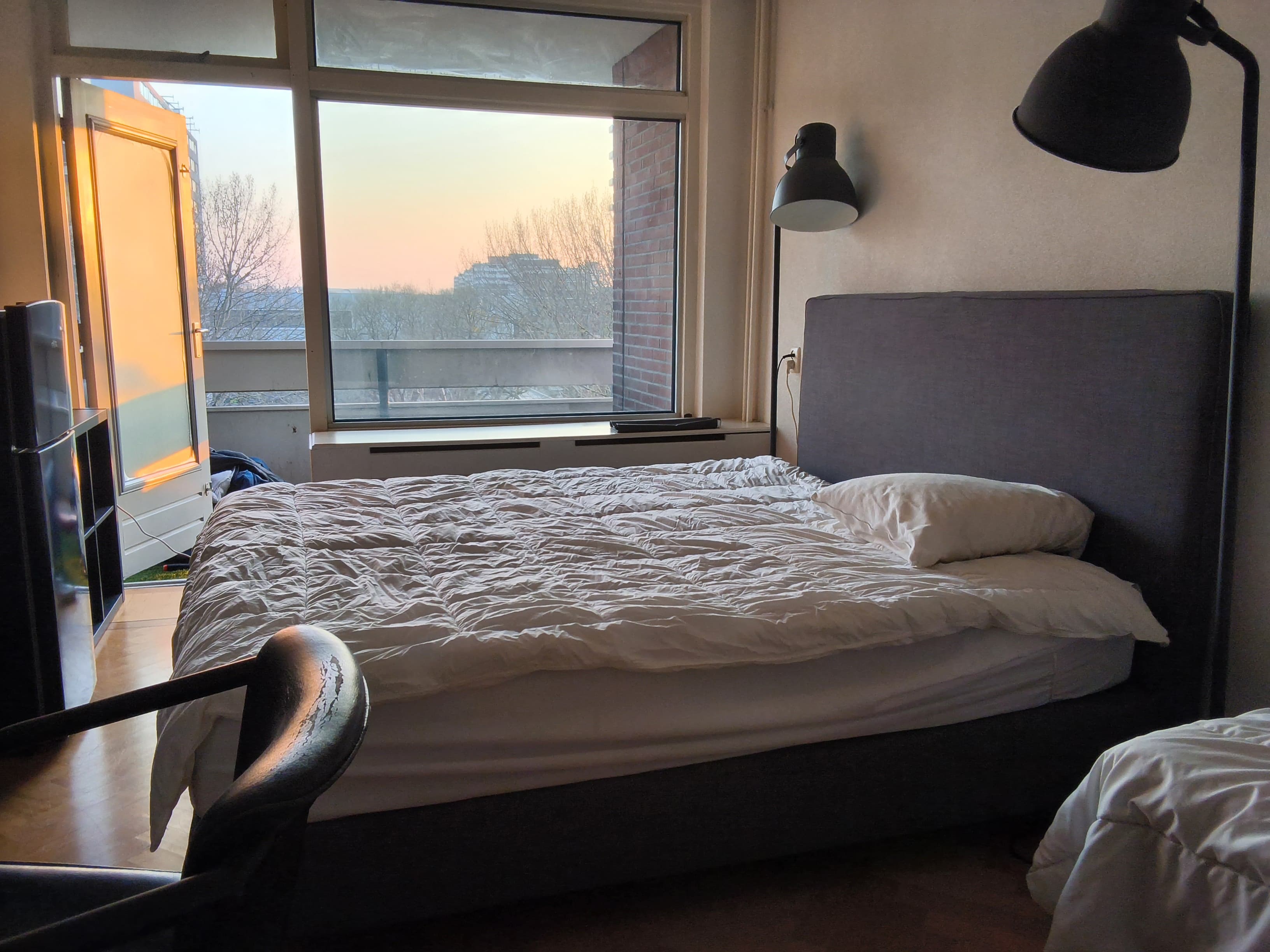 Image accompanying room listing