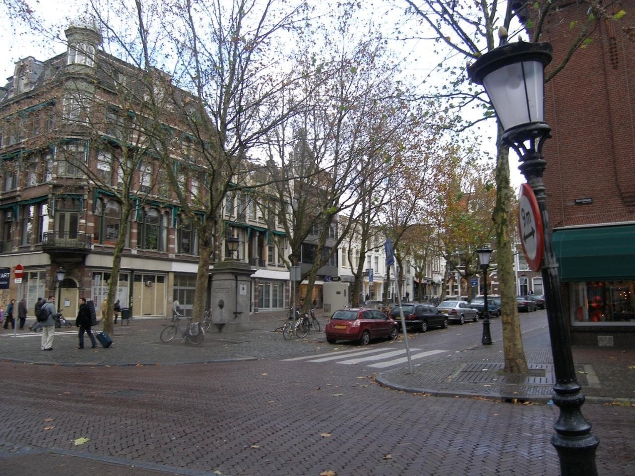 Image accompanying room listing