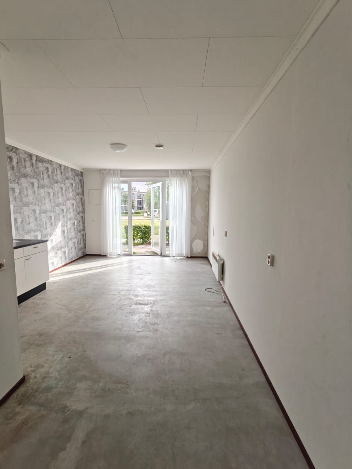 Image accompanying room listing