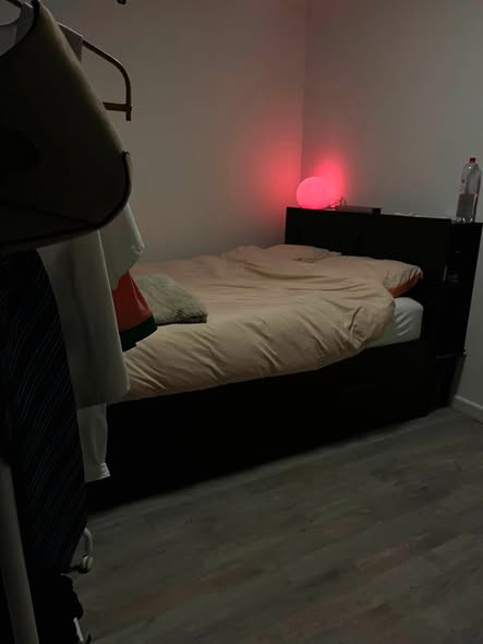Image accompanying room listing