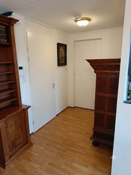 Image accompanying room listing