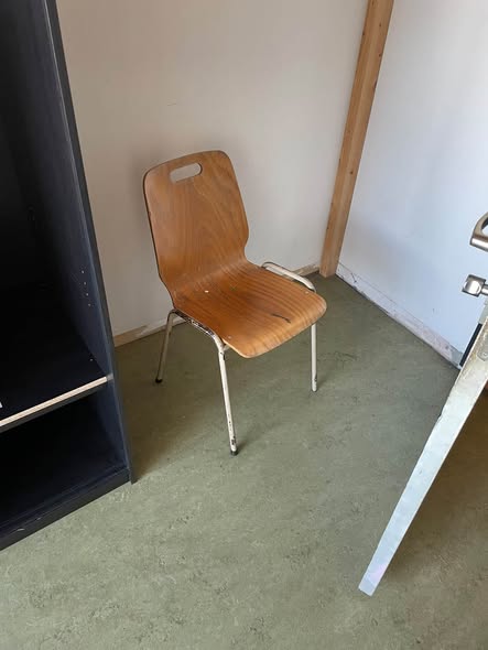 Image accompanying room listing